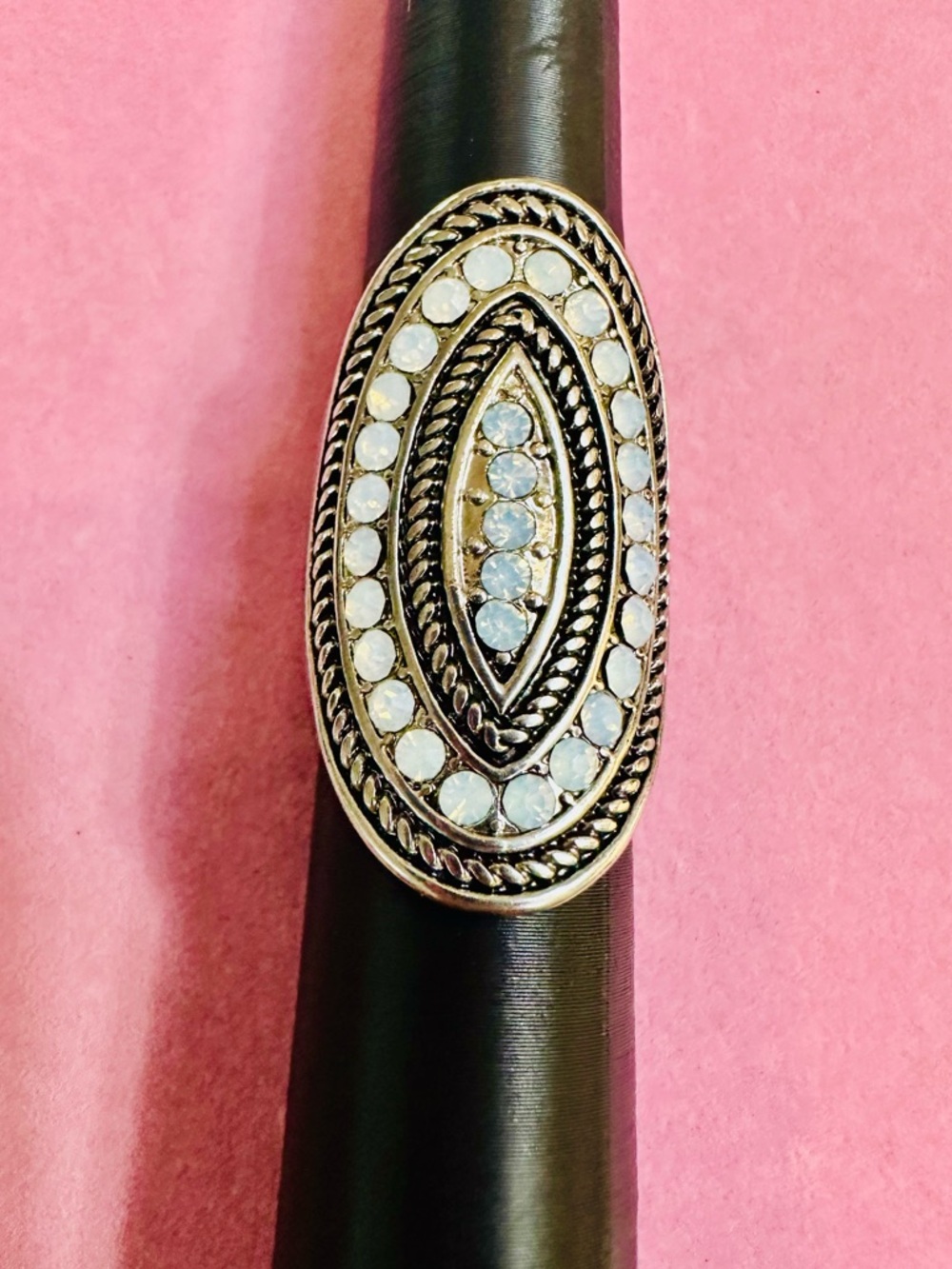 Silver Tone Oval Rhinestone Statement Ring Size 8 - Picture 3 of 3